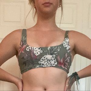 Tropical green Roxy bikini top